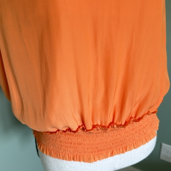 Evereve Brynlee Smocked Satin Top - Picture 10 of 14